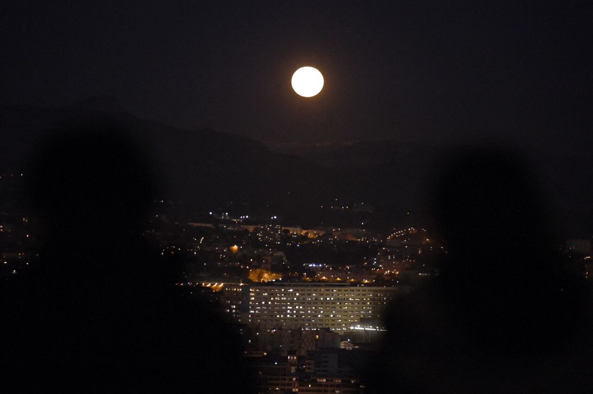 Découvrez la dernière pleine lune de l'année : un spectacle rare à ne pas manquer