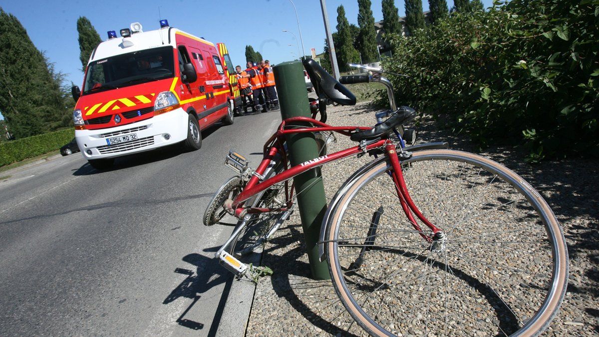 Tragique accident : un adolescent cycliste perd la vie dans un choc avec une camionnette