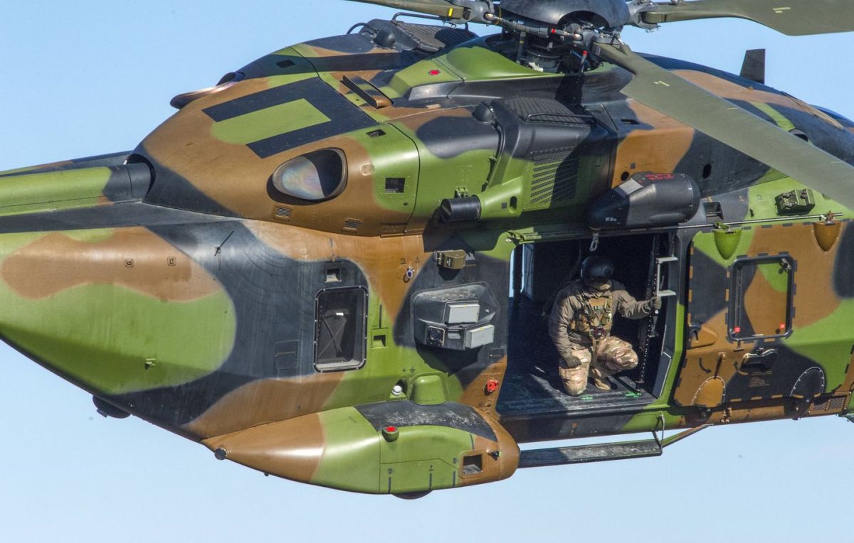 Un ministre de la Défense en pleine tourmente après la fuite d'informations confidentielles