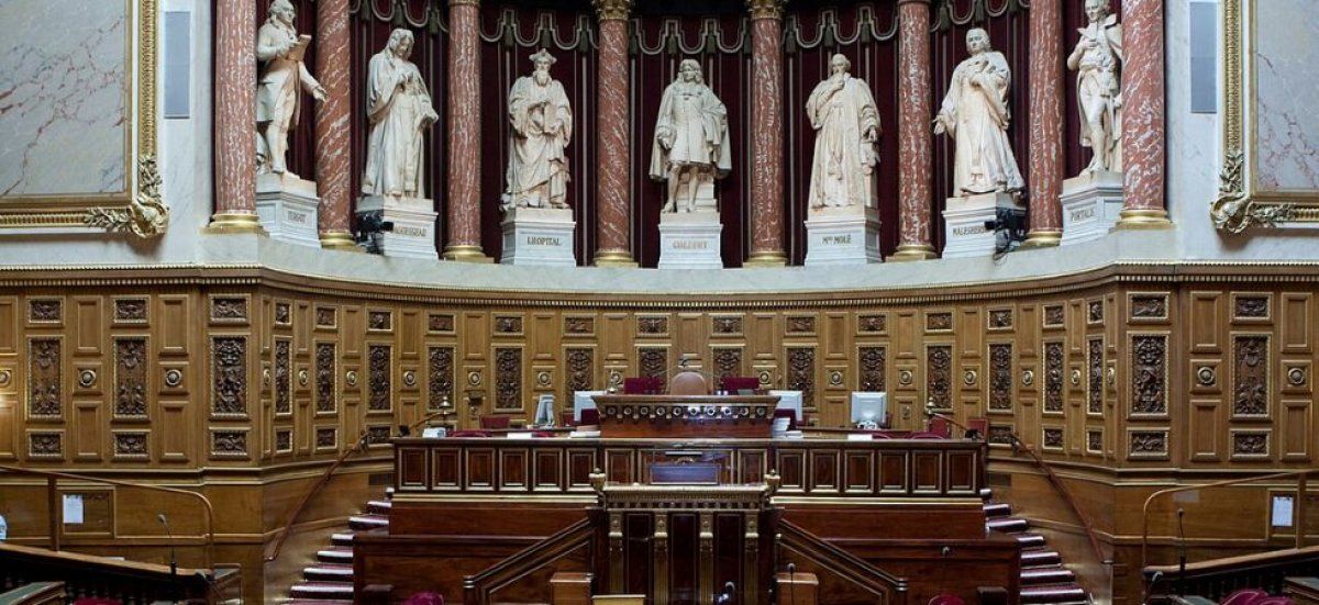 Réformes dans la fonction publique : le Sénat réduit les effectifs au fisc
