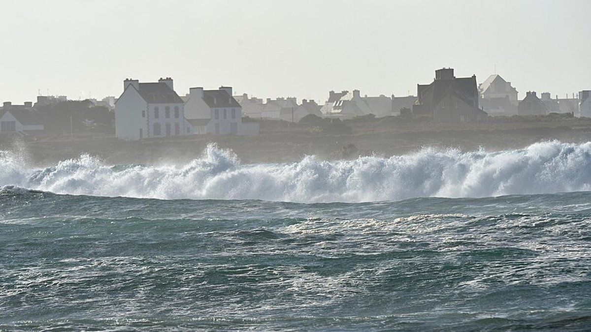 Tragédie au bord de l'océan : un surfeur se noie à Saint-Jean-de-Luz