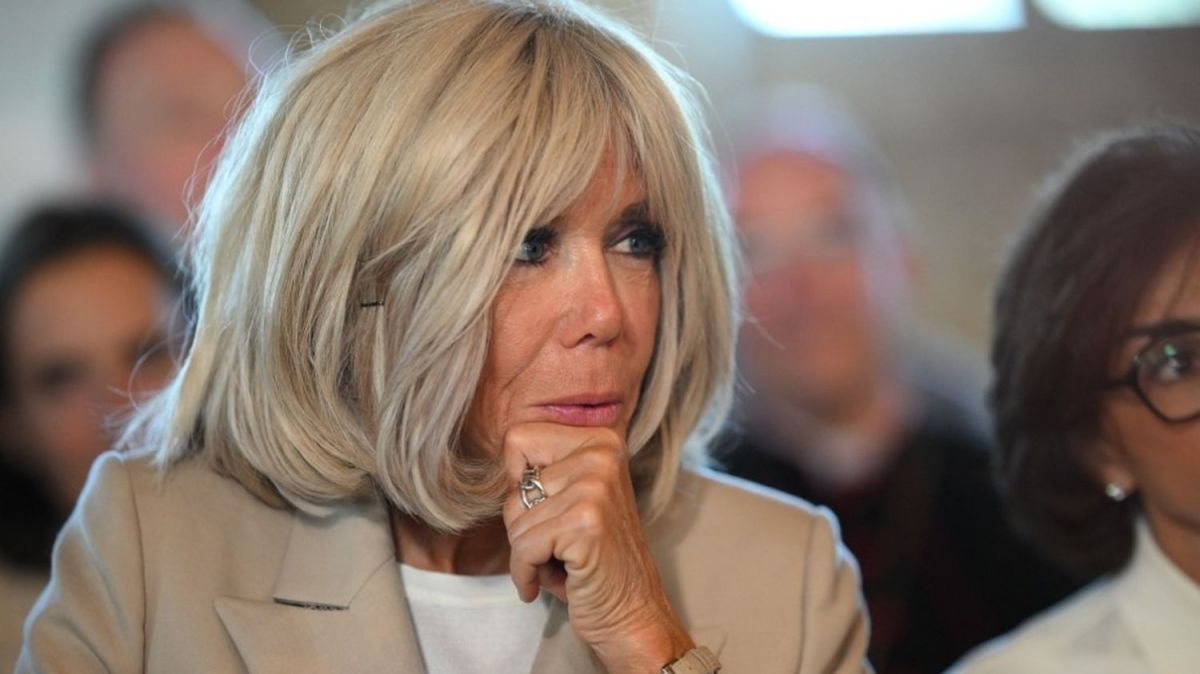 Brigitte Macron réagit vivement à l'intervention des militantes féministes contre Ary Abittan