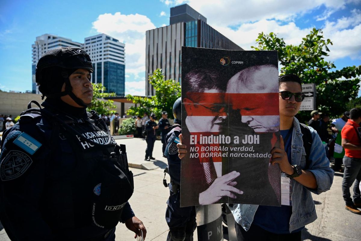 L'ancien président du Honduras sous le feu des poursuites internationales