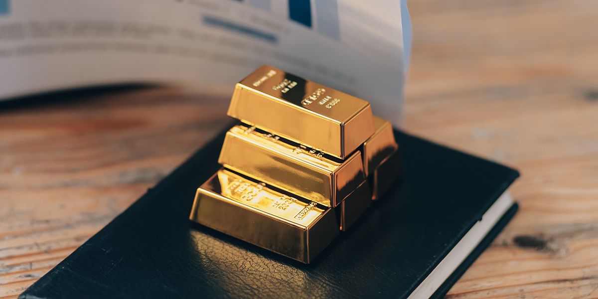 Investir dans l'or en 2025 : opportunités et défis face aux incertitudes mondiales