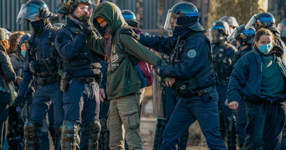 Les forces de l'ordre évacuent les occupants de l'ex Bobine à Grenoble