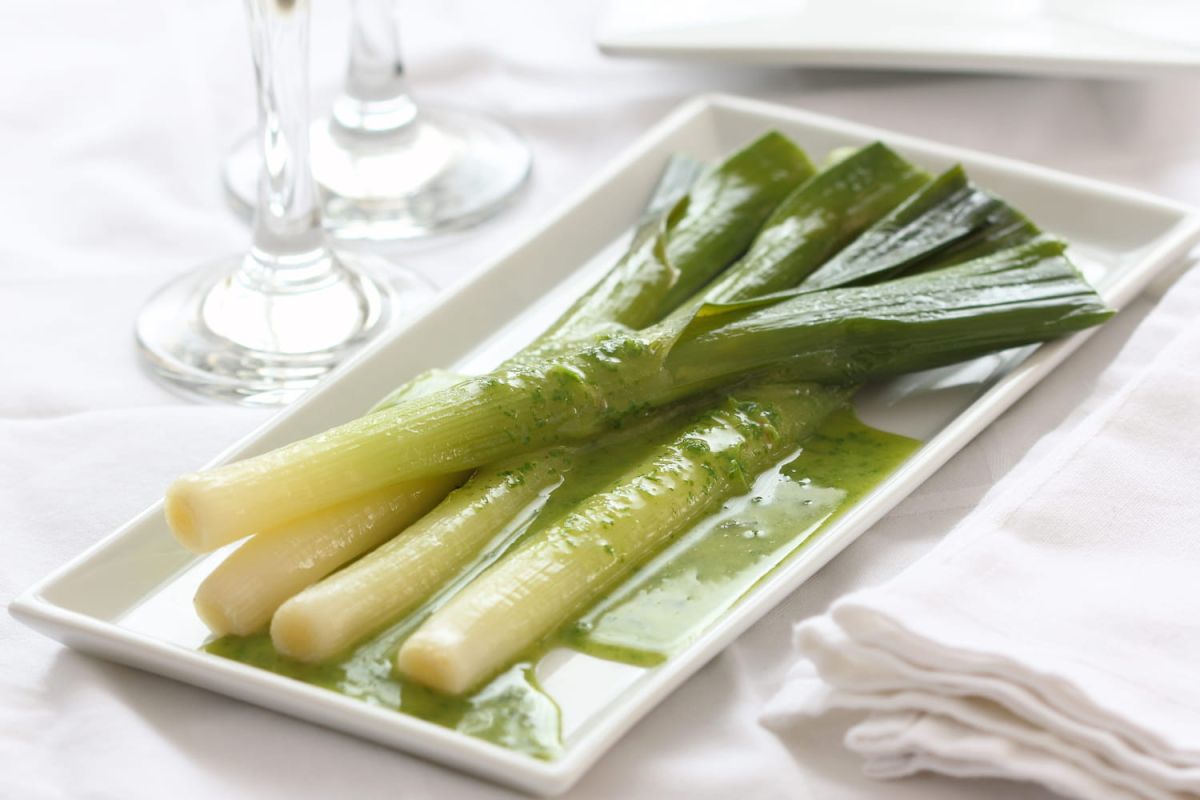 Redécouvrez les poireaux vinaigrette avec Cyril Lignac