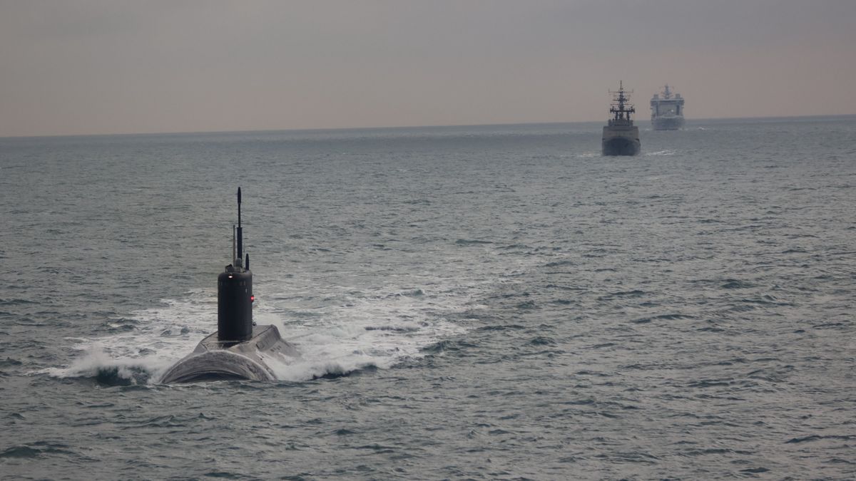 La Royal Navy pourchasse un sous-marin russe dans la Manche