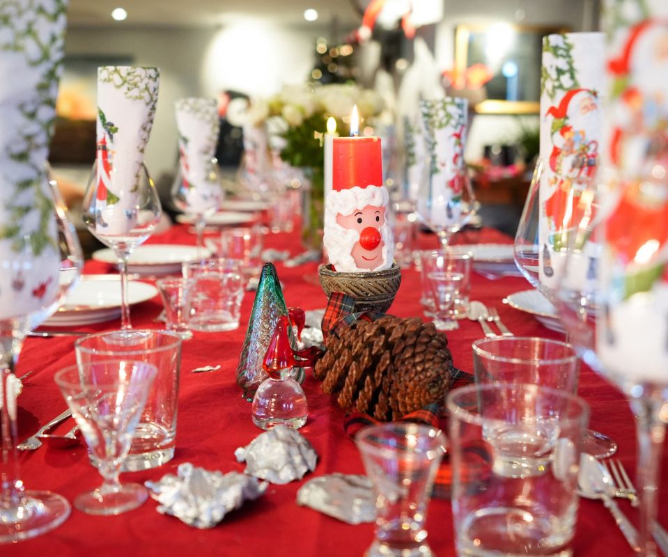 Fêtes de fin d'année : que faut-il déclarer aux impôts pour les dons à vos proches ?