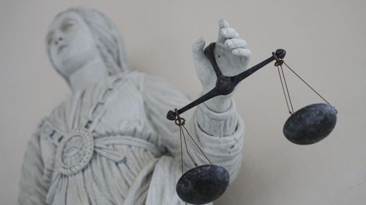 Un motard percuté : deux policiers condamnés, l'affaire en appel