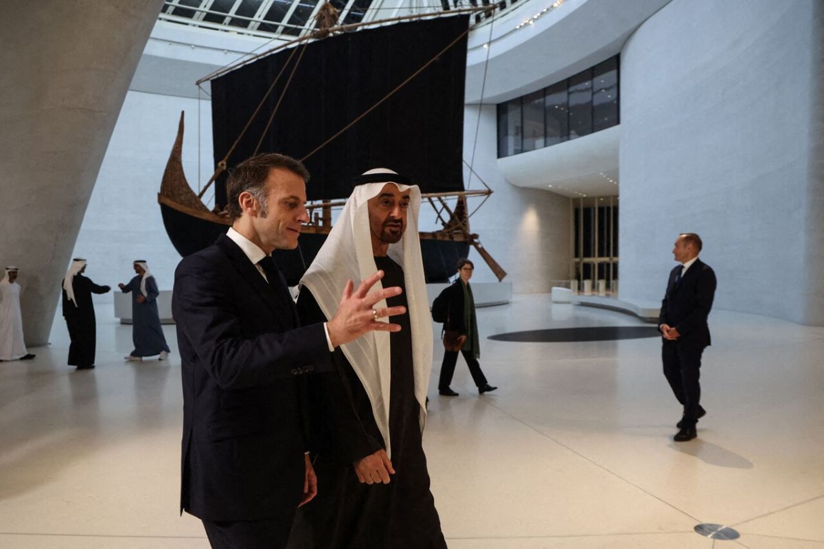 Emmanuel Macron célèbre Noël avec les forces françaises aux Émirats