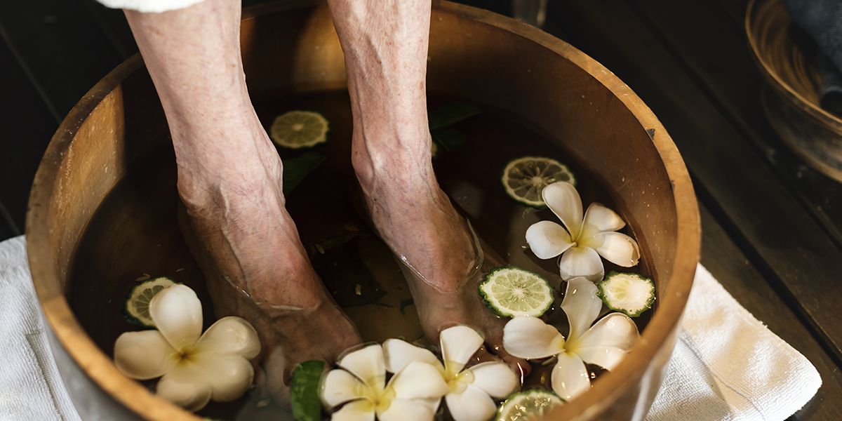 Jambes lourdes : 7 remèdes naturels pour un soulagement immédiat