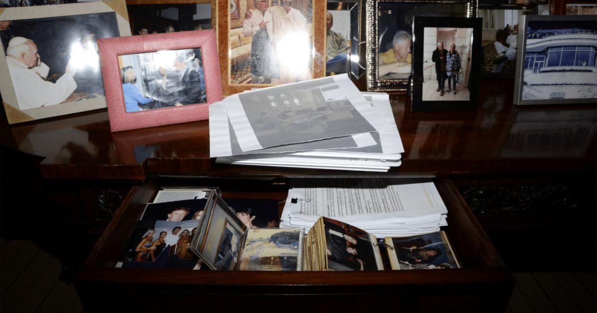 Le dossier Epstein éclaire les liens intrigants de Trump avec le criminel sexuel