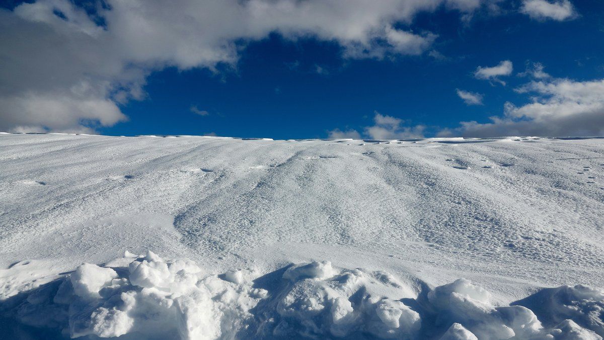 Un randonneur sauvé après avoir été emporté par une avalanche dans les Pyrénées