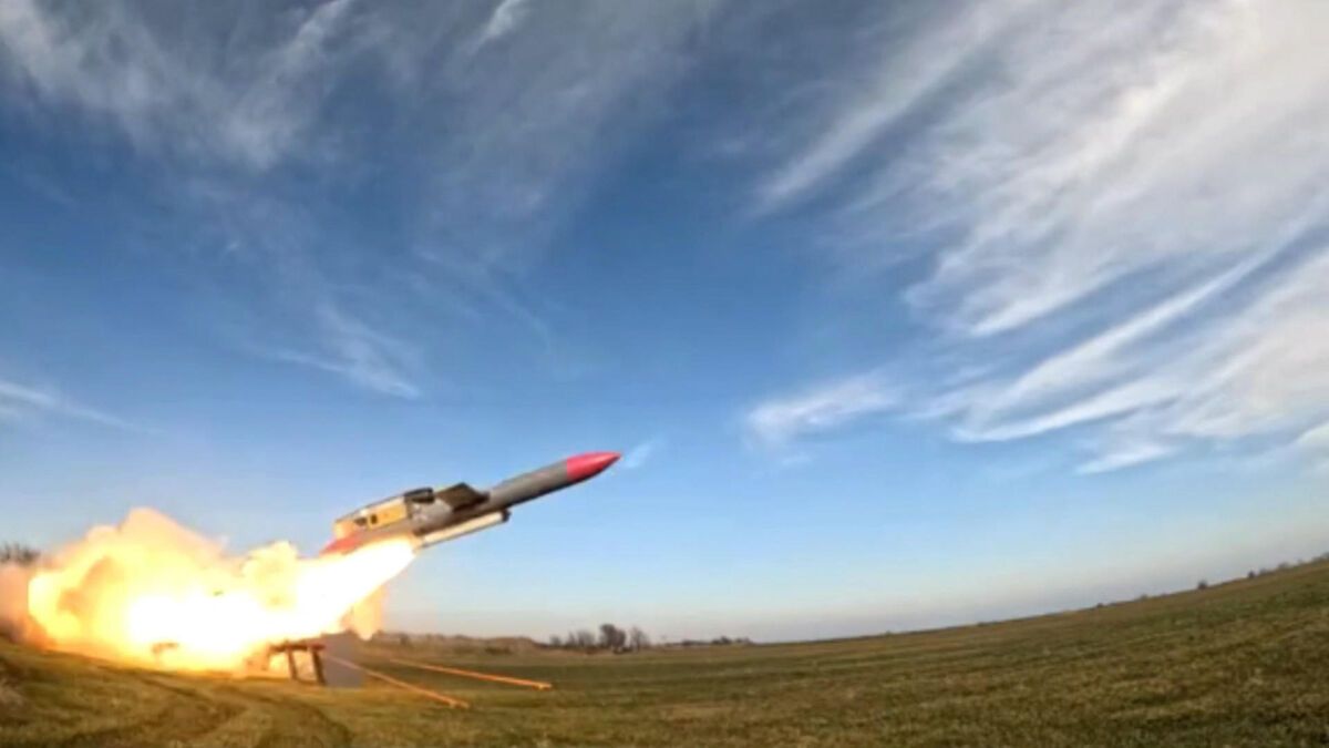 Zelensky célèbre le succès du missile Flamingo : une avancée militaire majeure