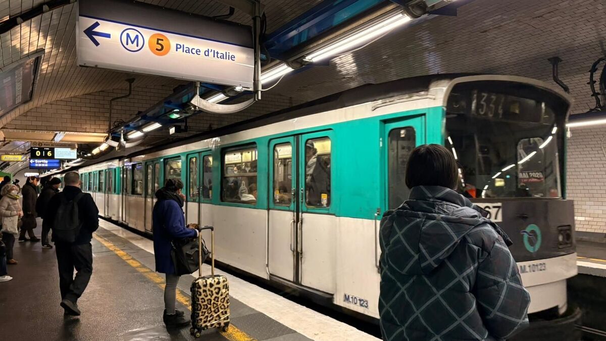 Agression au couteau dans le métro parisien : une enquête qui s'intensifie