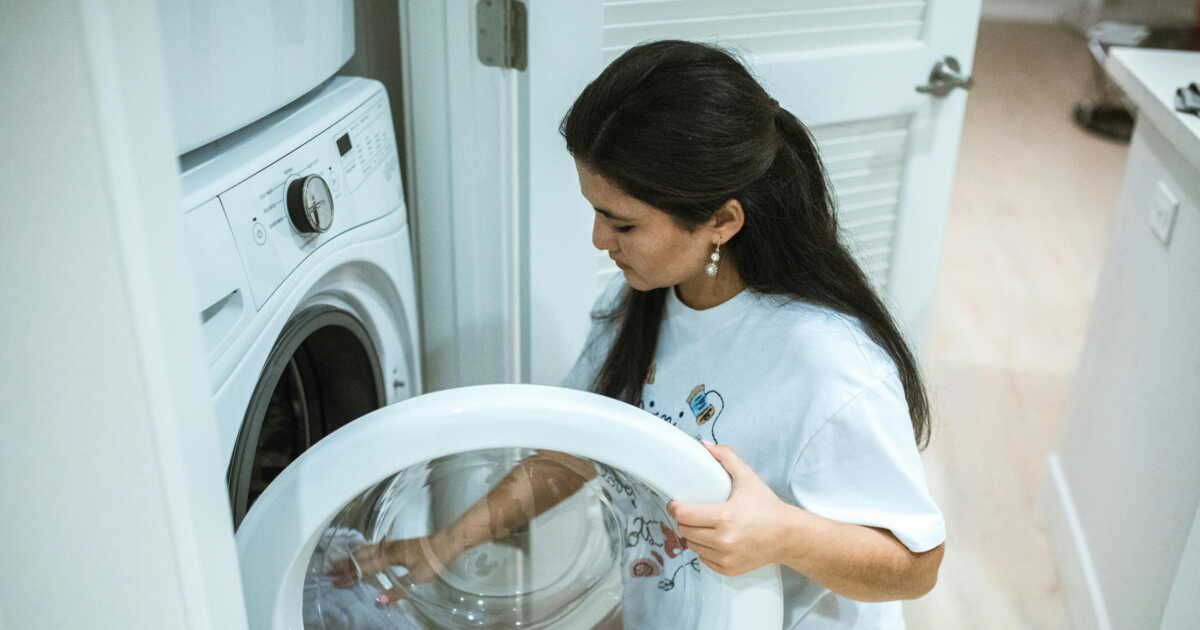 Déménager sa machine à laver : astuces et précautions indispensables