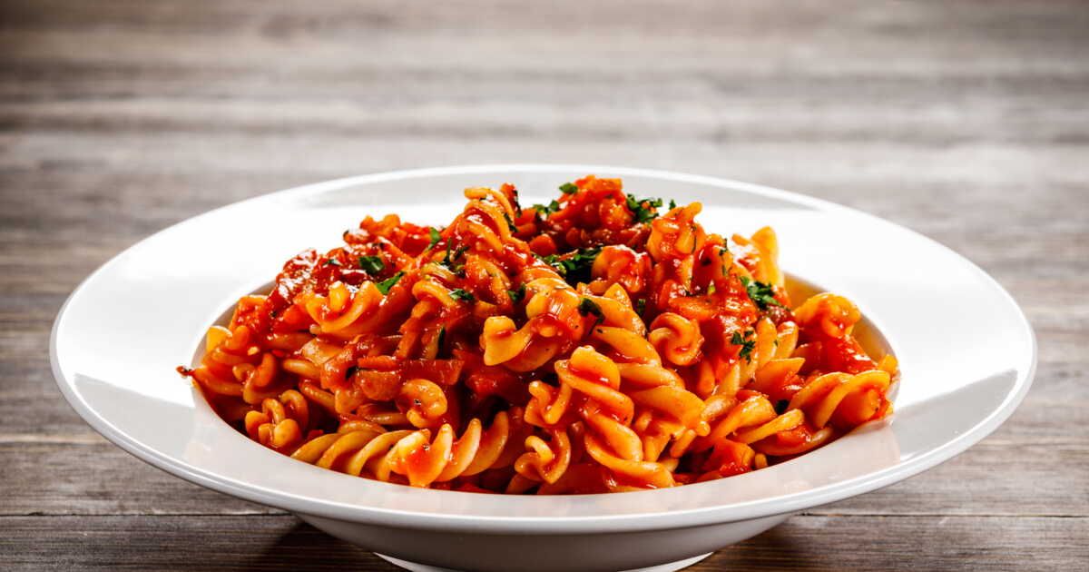 Des pâtes au cocktail Bloody Mary : une recette audacieuse par Julie Andrieu