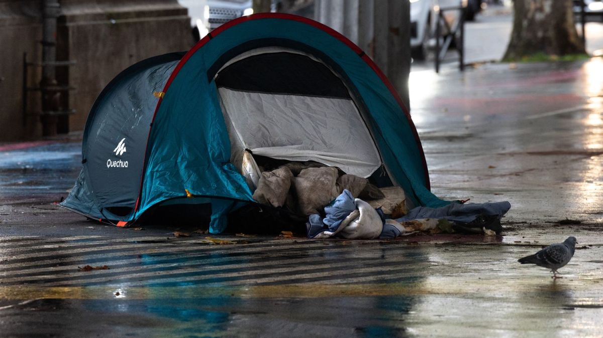 Un geste de générosité dématérialisé : comment aider les sans-abri sans espèces