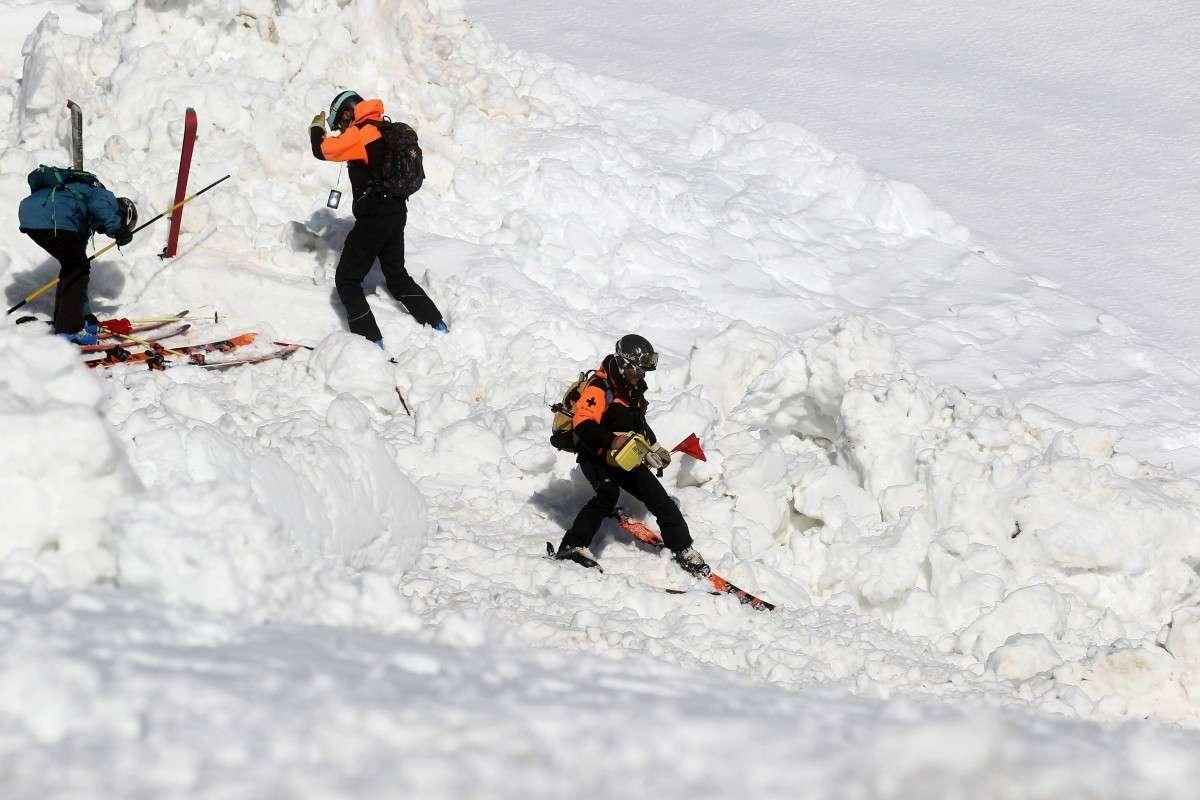 Tragédie dans les Alpes : deux skieurs victimes d'avalanches en Savoie