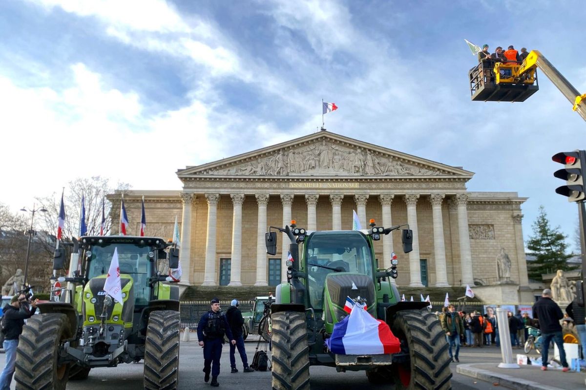 Les tracteurs de la FNSEA quittent Paris : des solutions en vue pour les agriculteurs
