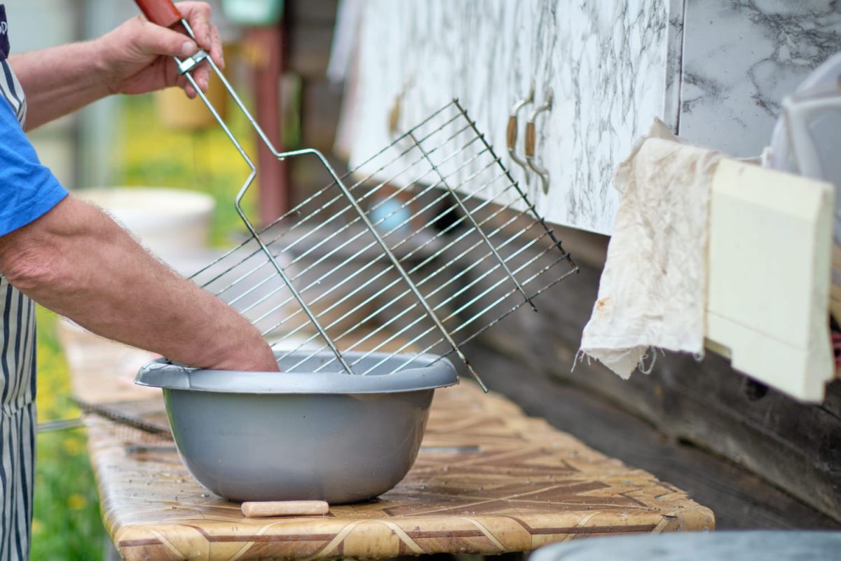 Attention à votre barbecue : ce nettoyeur peut vous envoyer aux urgences