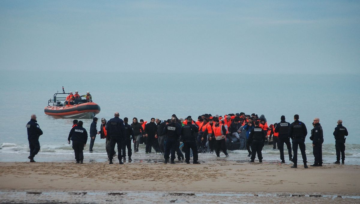 Interdiction des militants britanniques anti-migrants dans le Nord-Pas-de-Calais