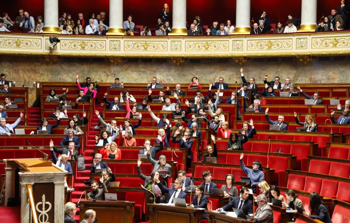 L'Assemblée nationale sanctionne trois députés : des indemnités réduites pour un mois