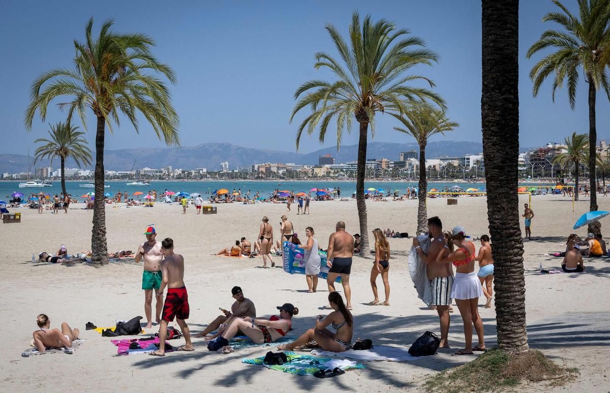 tragédie à la plage : un effondrement de passerelle fait des victimes en espagne