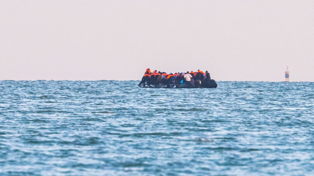 89 migrants secourus en mer : une situation d'urgence au large du Nord