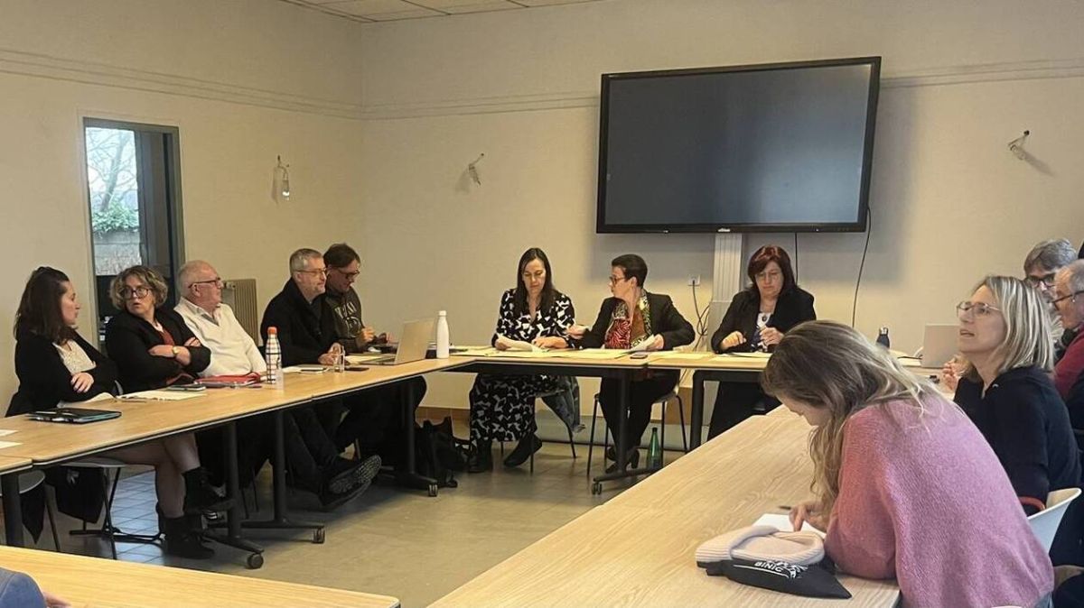 Le conseil municipal de Plonéour-Lanvern tire sa révérence avec un regard sur l'avenir