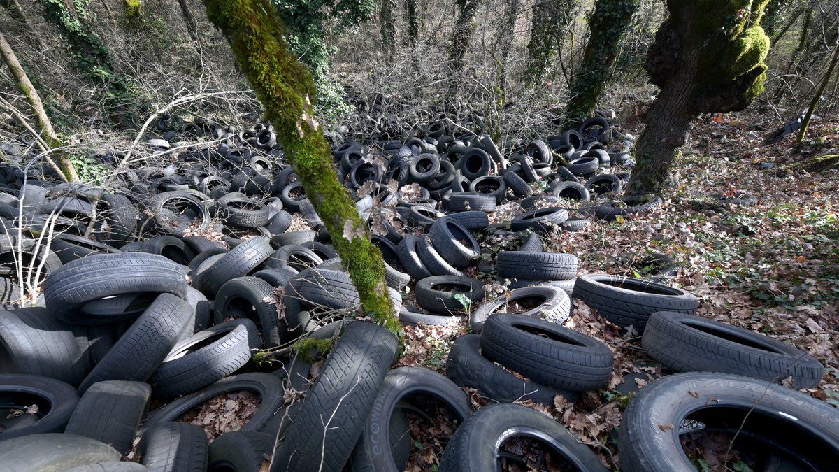 Un drôle de cowboy : le maire au cœur d'une polémique après des insultes en ligne