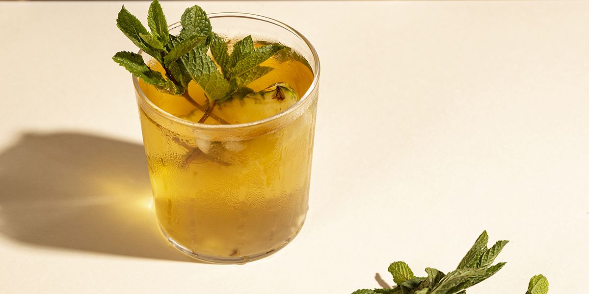 Un sirop de menthe maison, rafraîchissant et incontournable de l'été