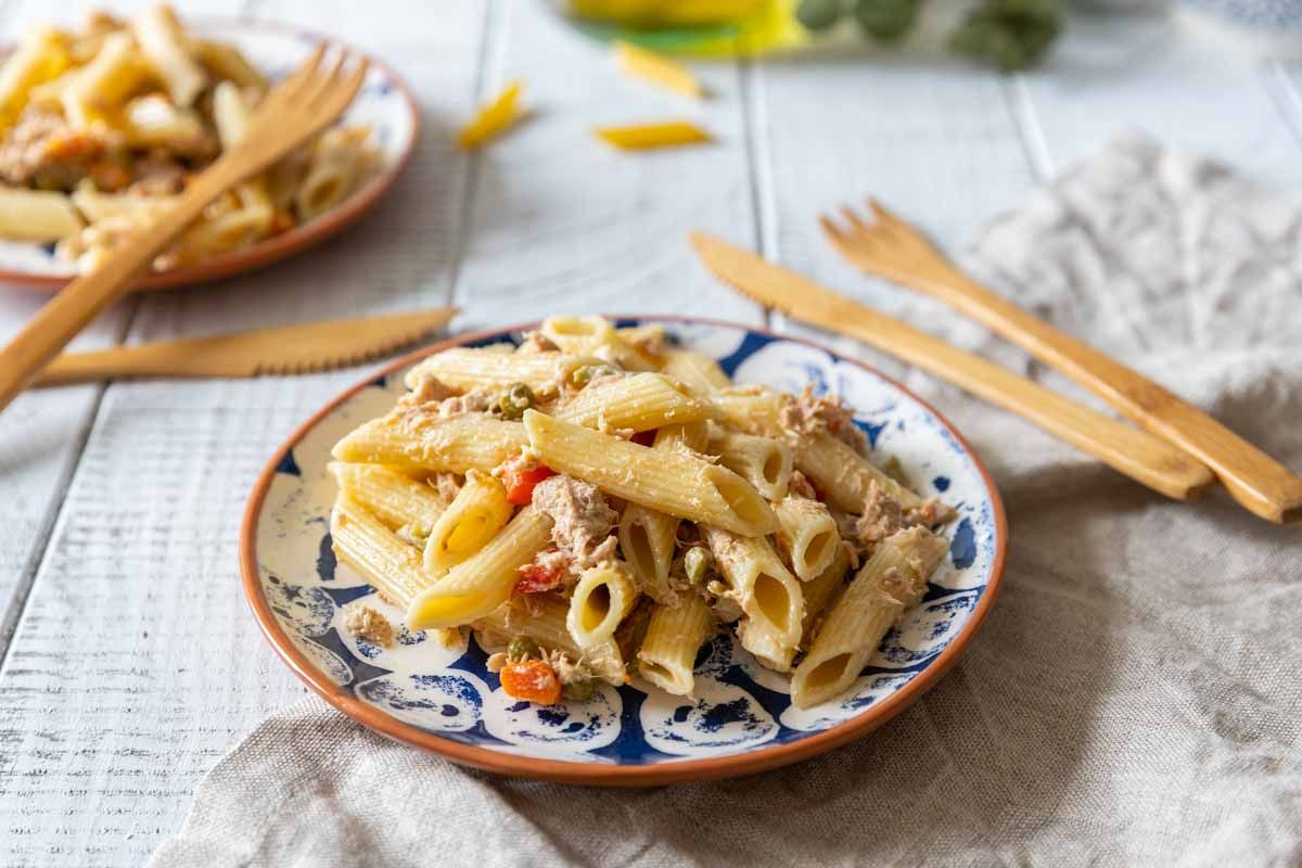 Salade de pâtes à la macédoine et au thon