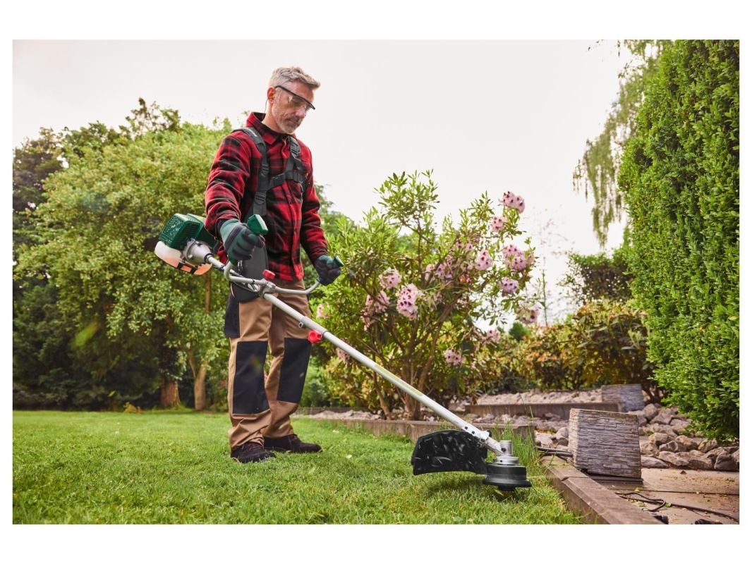 Transformez votre jardin : la débroussailleuse PARKSIDE à prix mini chez Lidl