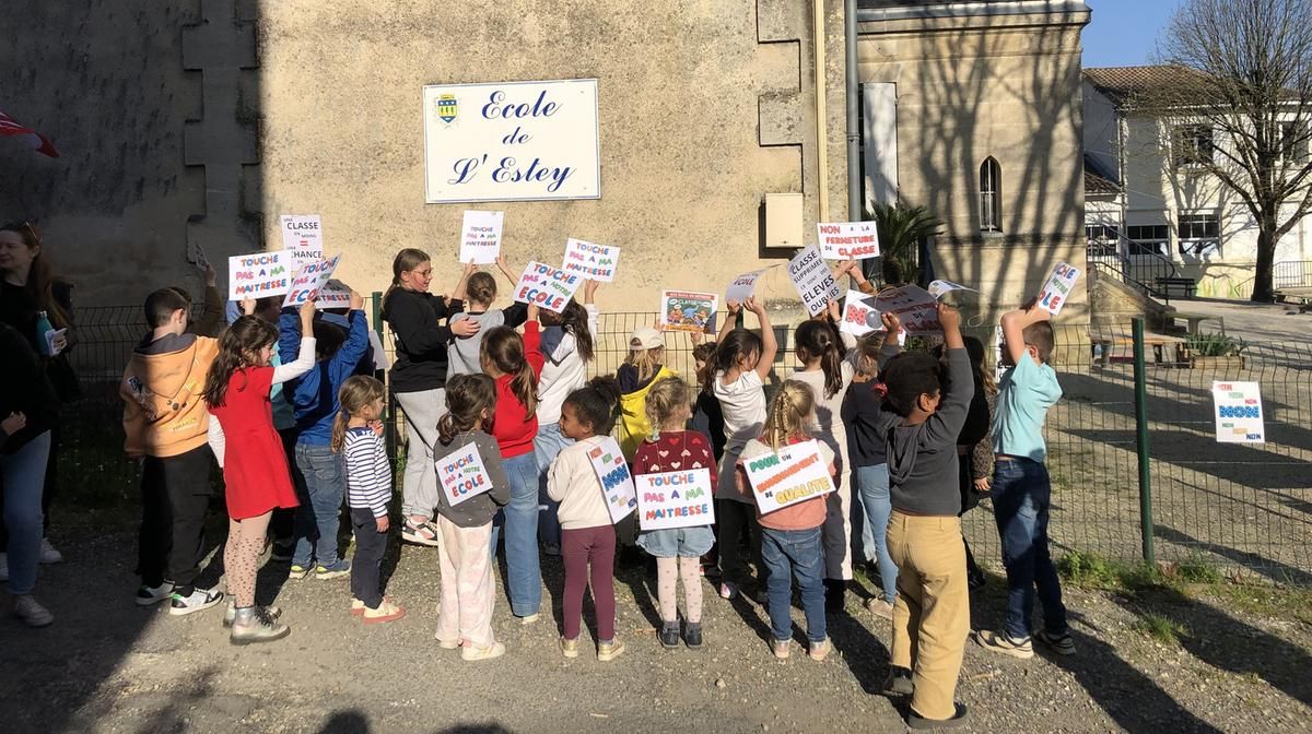Mobilisation à Le Tourne pour sauver une classe menacée à l'école de l'Estey