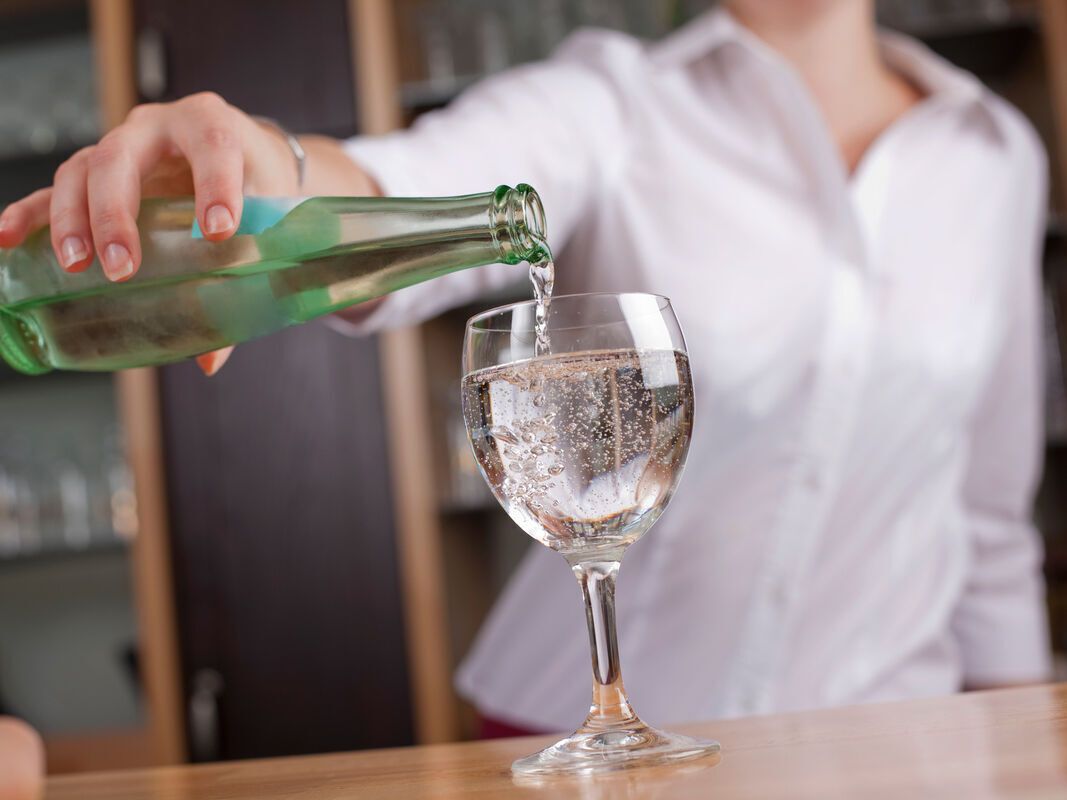 L'eau gazeuse, un allié pour la digestion ?