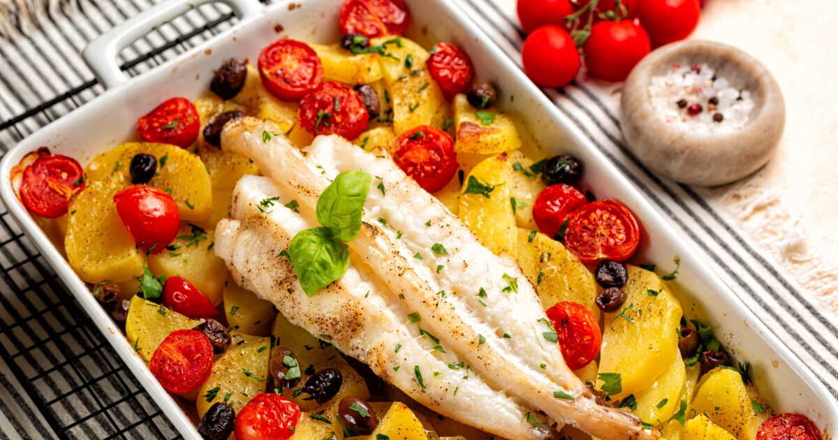 dîner facile : savourez un délicieux poisson rôti et ses légumes en un rien de temps