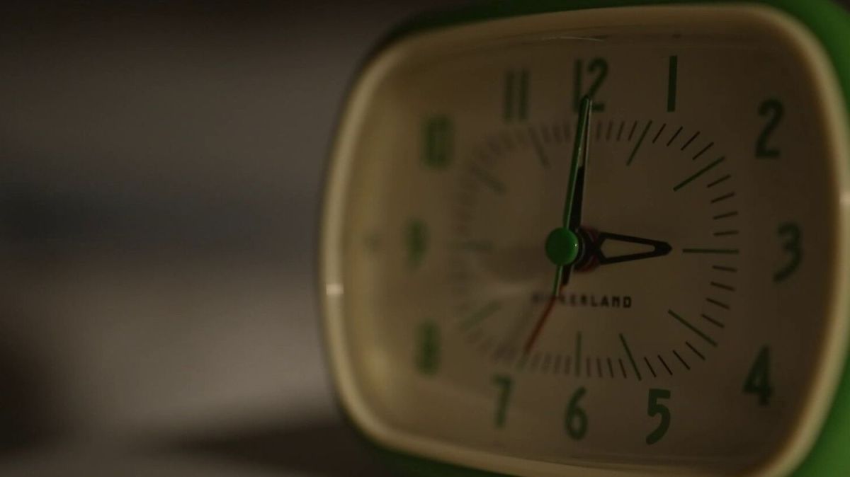 Le passage à l'heure d'été : un défi pour les professions matinales