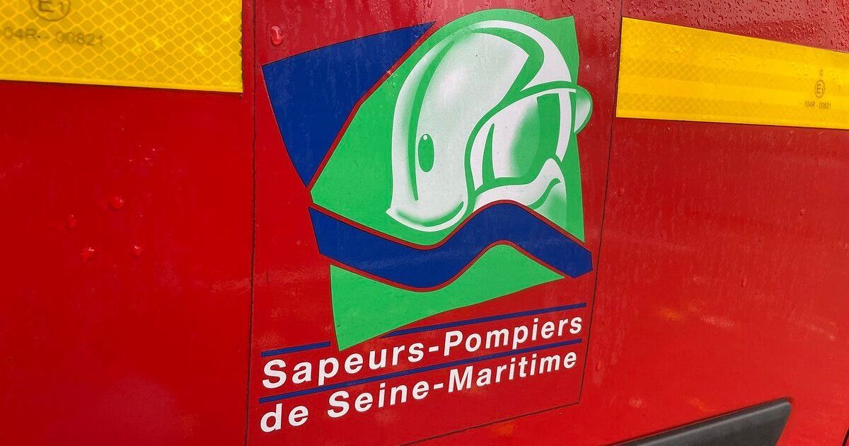 Un naufrage inattendu dans le port de Dieppe : un bateau de pêche récupéré en toute sécurité
