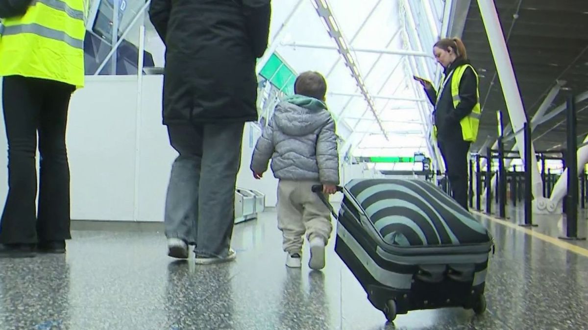 Guerre au Moyen-Orient : des voyages chamboulés et des prix qui s'envolent