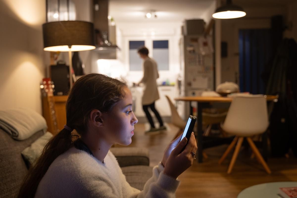 Écrans et réseaux sociaux : des solutions à explorer pour un usage responsable