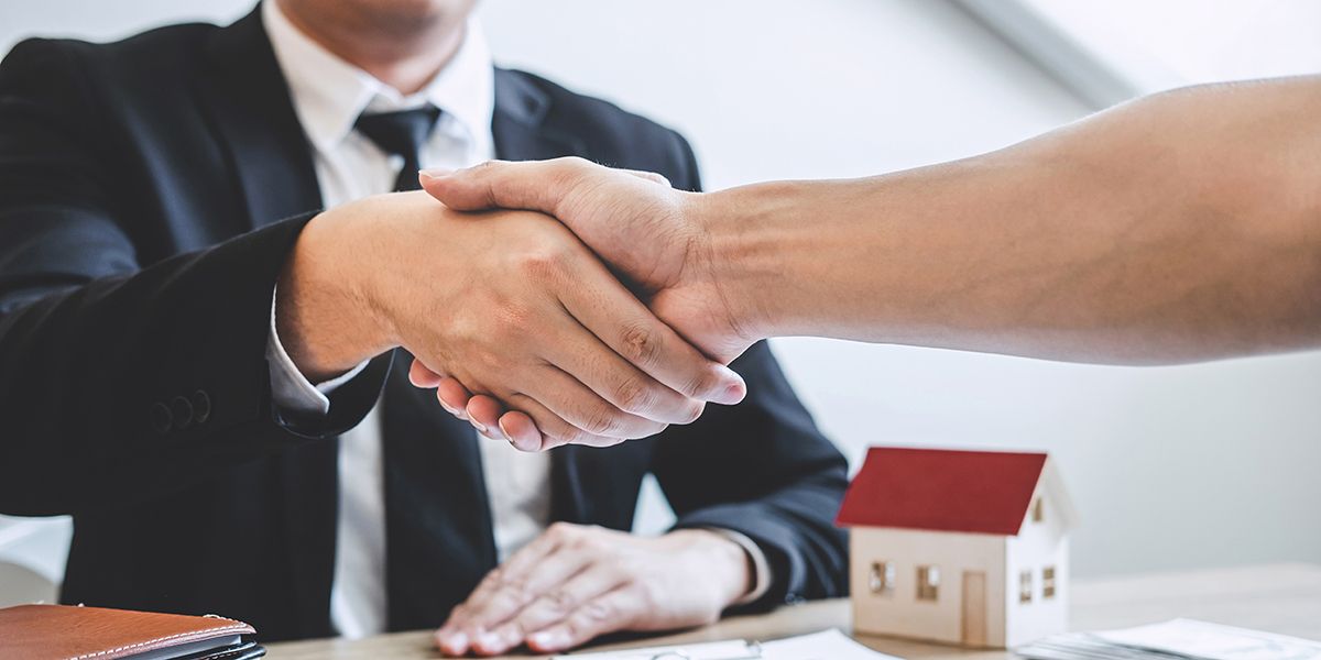 Vendre son bien immobilier : faire le bon choix entre agence et PAP