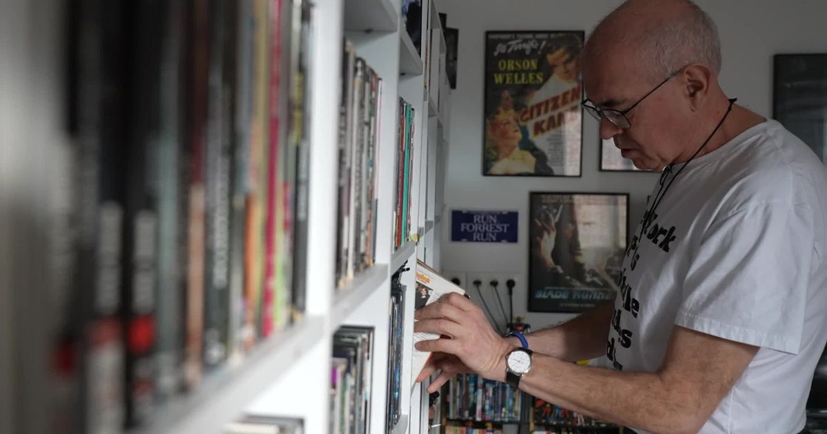 Philippe, un cinéphile passionné avec une collection unique de 5 000 DVD
