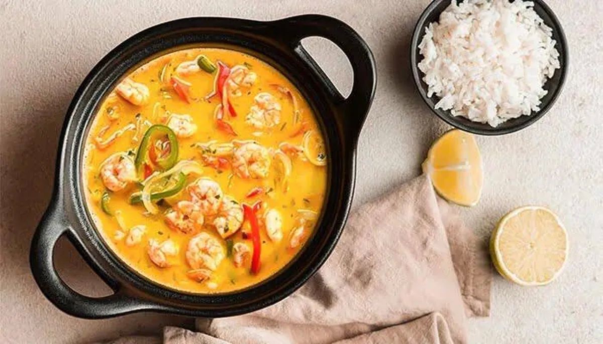 Un voyage gustatif avec le curry thaï aux crevettes et lait de coco