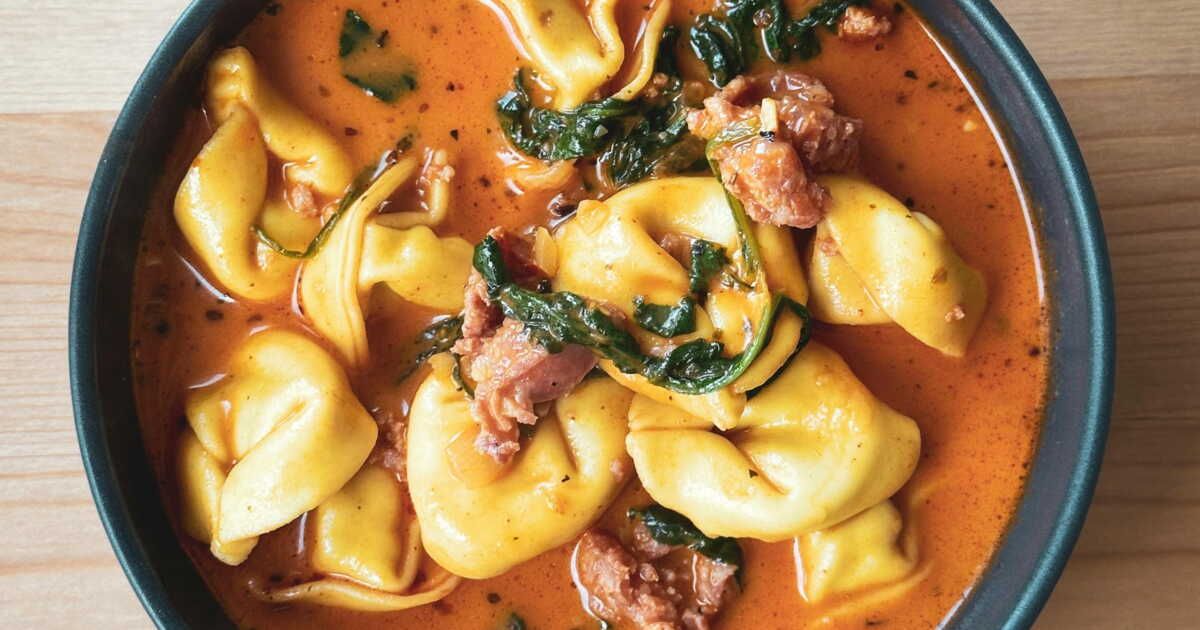 Réconfort garanti avec cette délicieuse soupe aux tortellinis