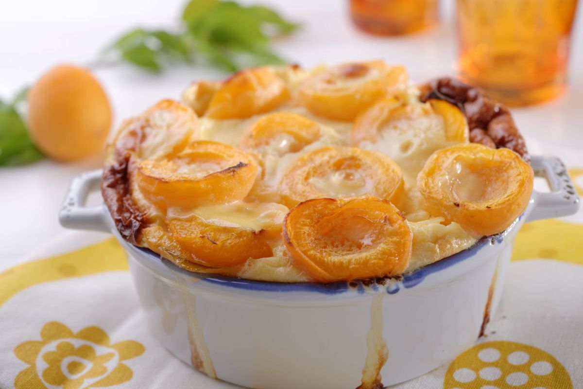 Un clafoutis aux abricots léger à moins de 130 calories