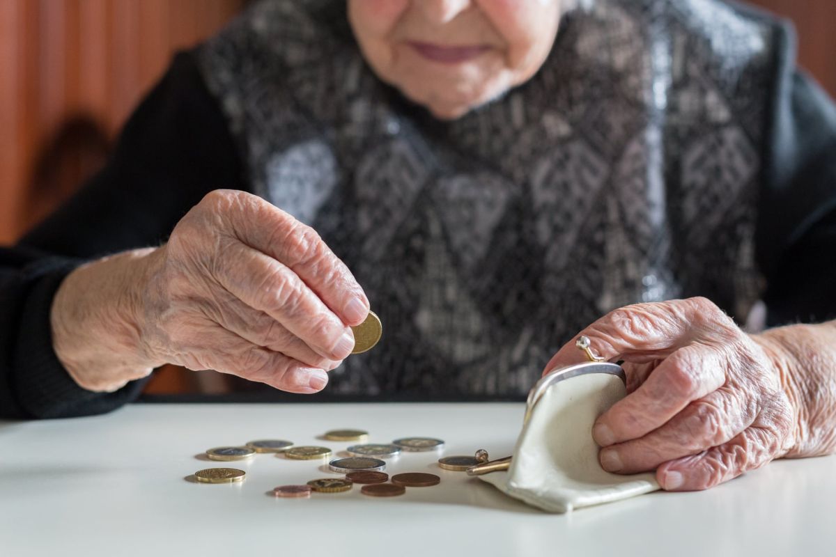 Quand la retraite rime avec précarité : 2 millions de seniors en souffrance