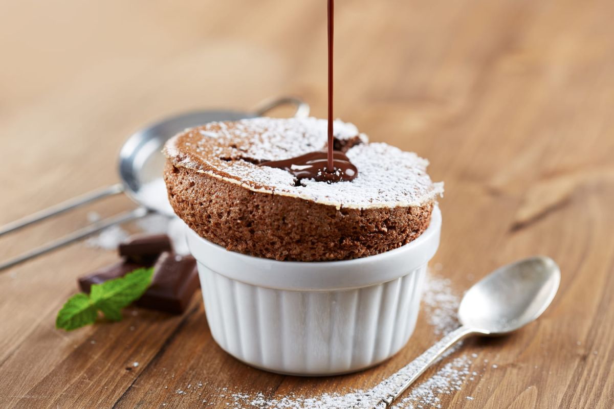 Un soufflé au chocolat irrésistible en seulement 2 ingrédients