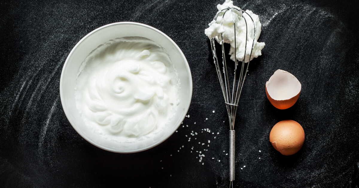 La pincée de sel, un secret pour des blancs en neige parfaits ?