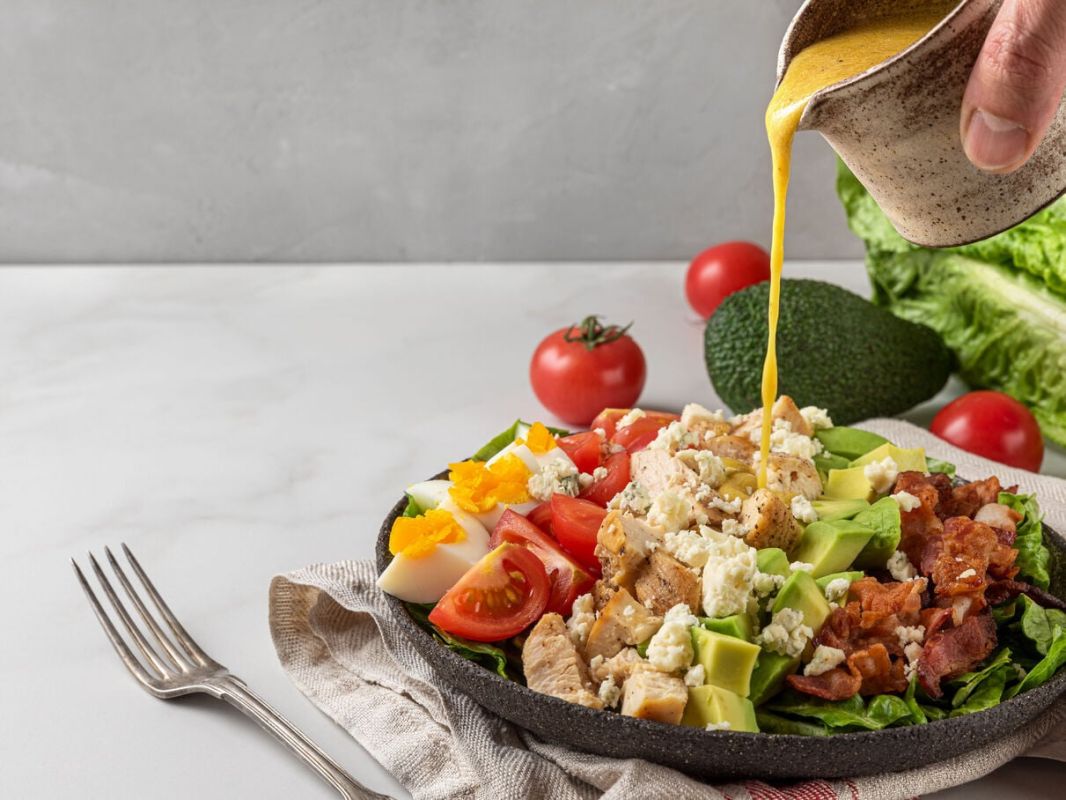 9 sauces légères pour sublimer vos salades